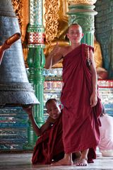 In der Shwedagon-Pagode 1