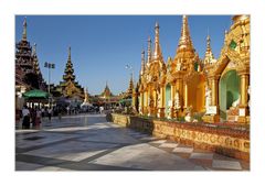 In der Shwedagon-Pagode...