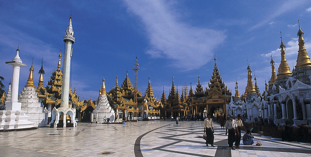 In der Shwedagon-Pagode in Yangon