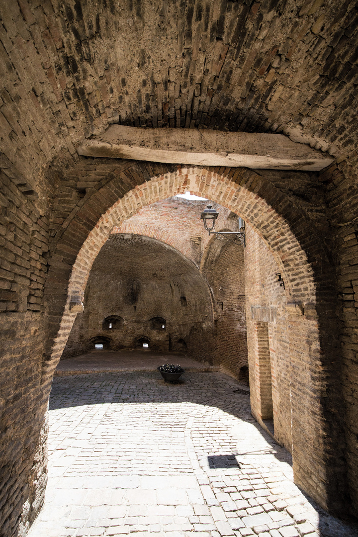 in der Stadtmauer (1)