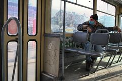 In der Straßenbahn III