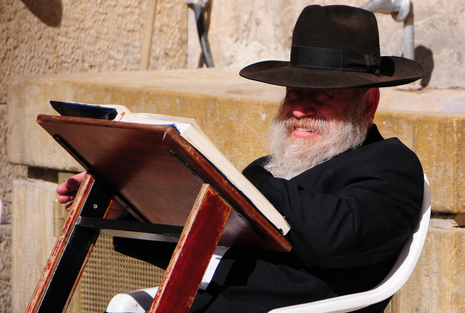 in der Thora lesen (an der Klagemauer, Jerusalem)