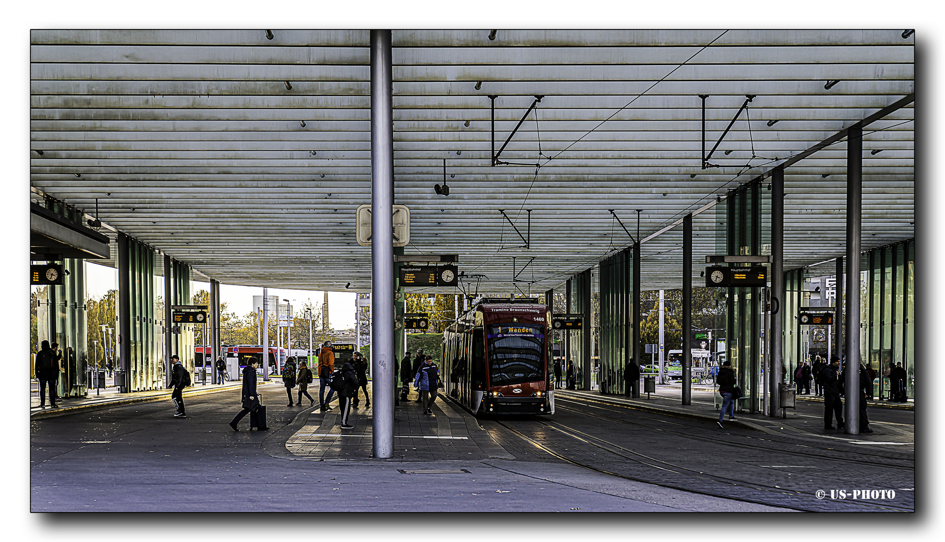 In der Tramstation - Bhf. Braunschweig