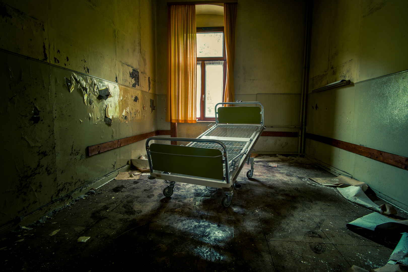 In der  verlassenen Klinik