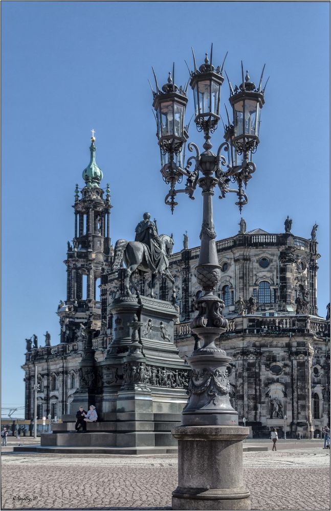 - in Dresden ..-