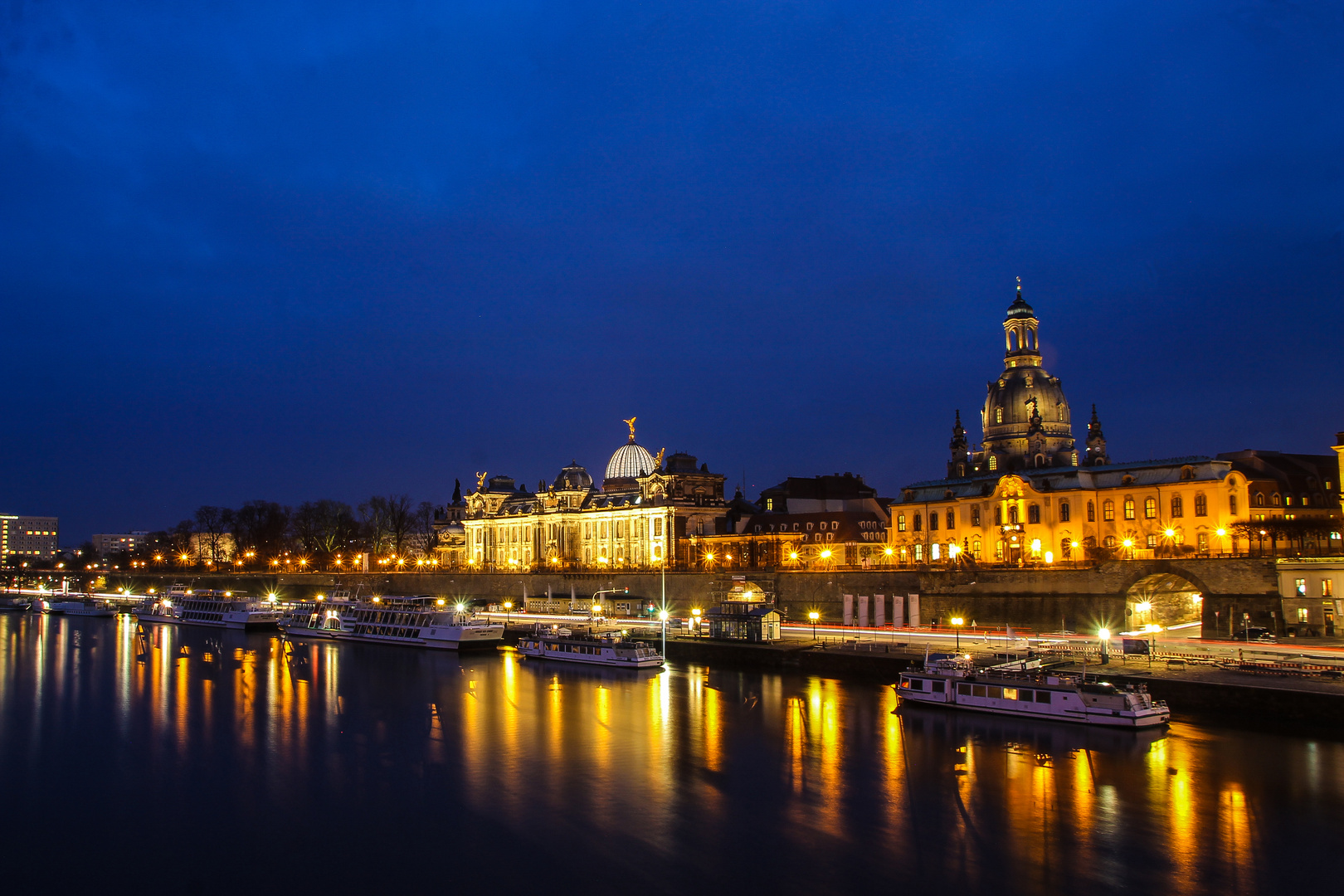 In Dresden wird es Nacht.....