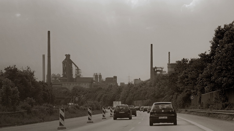 in Duisburg auf der Autobahn