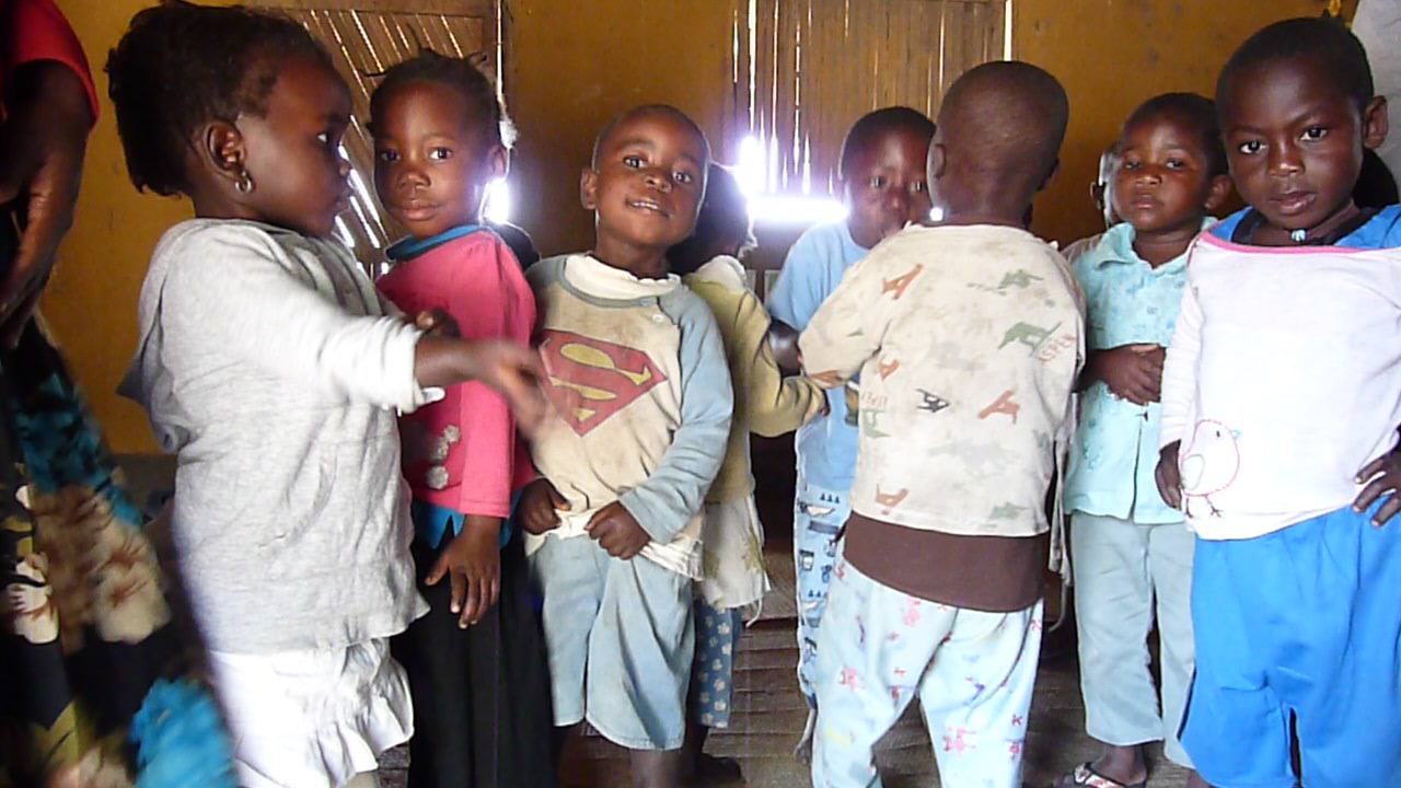 In einem Kindergarten am Malawisee