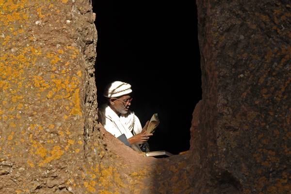 In einer Felsenkirche in Lalibela