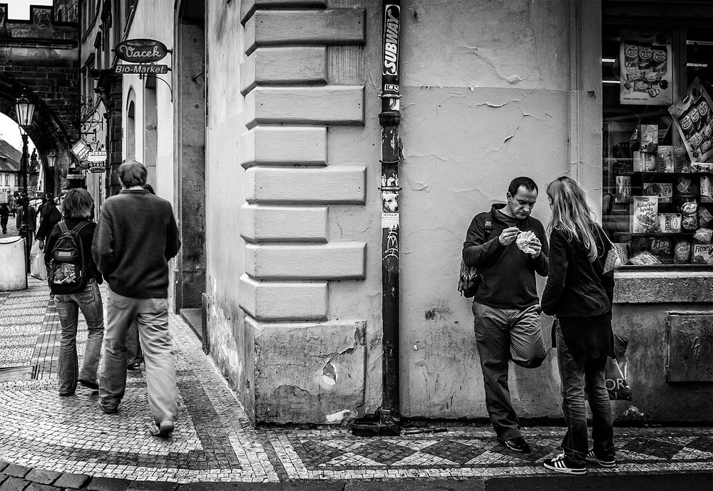 in einer fremden Stadt Foto & Bild city, street, menschen Bilder auf