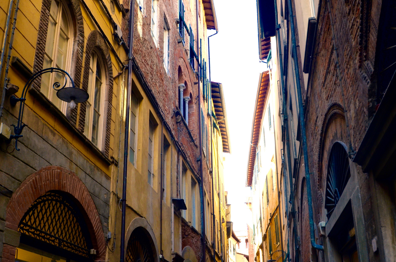 In einer Gasse von Lucca