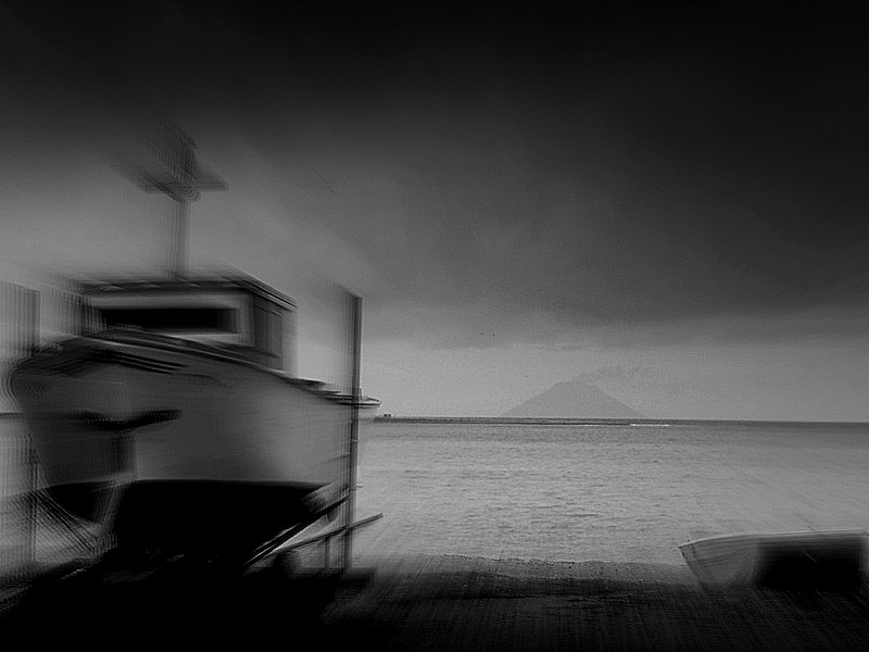 .............in fondo..........STROMBOLI.......