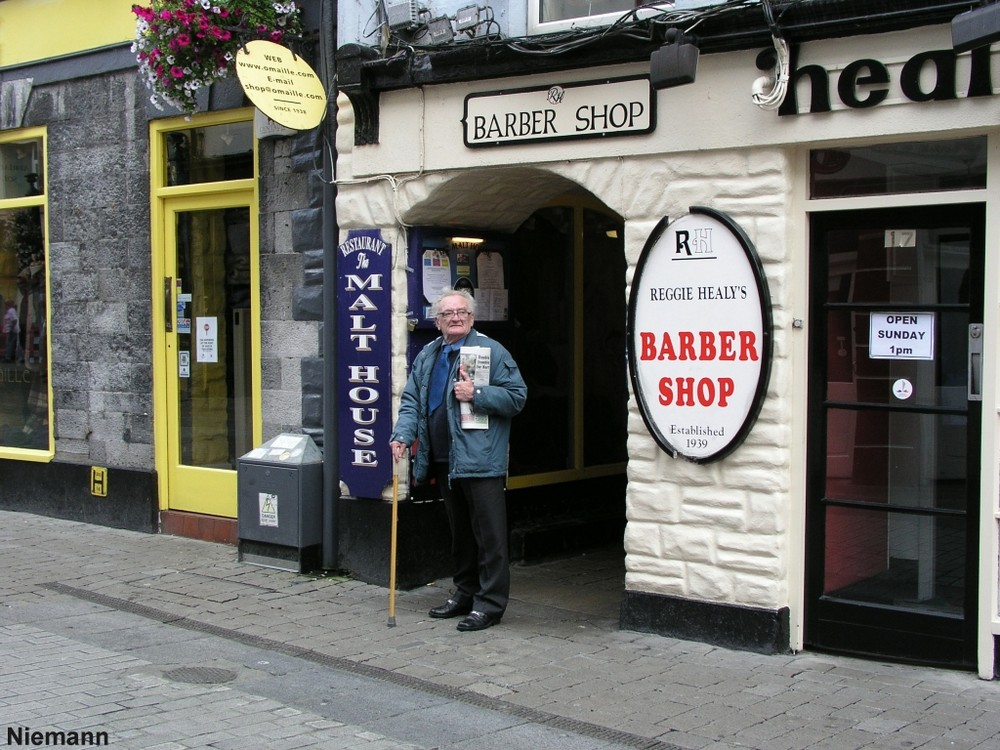 In Galway 2004 vor dem Friseur