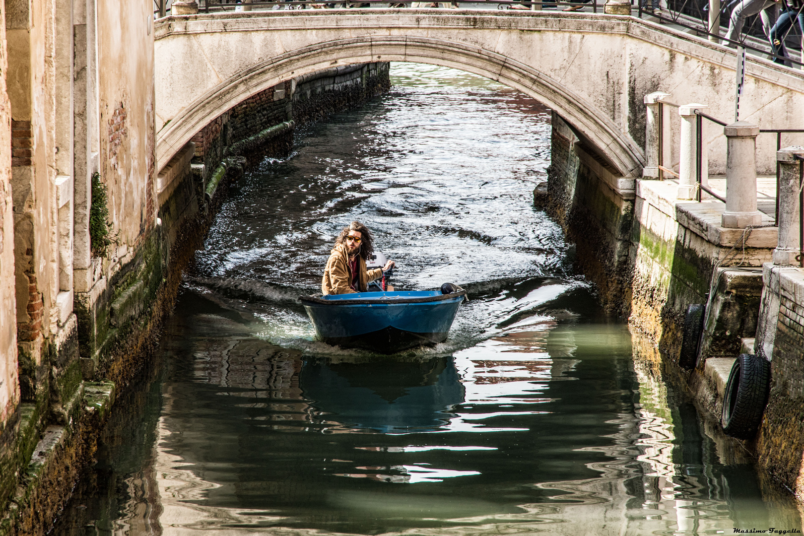 In giro per le vie della città