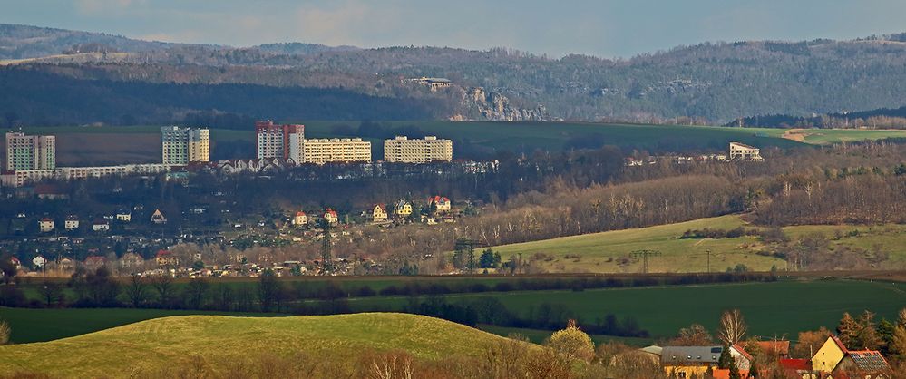 In hohem Maße spektakulär ist dieser Weitblick von Maxen bis zur Bastei...