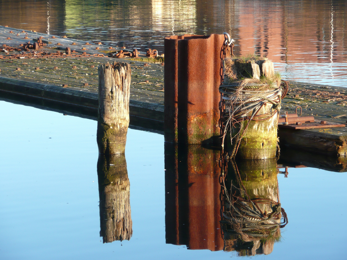 In Holtenau - Spiegelung im Wasser