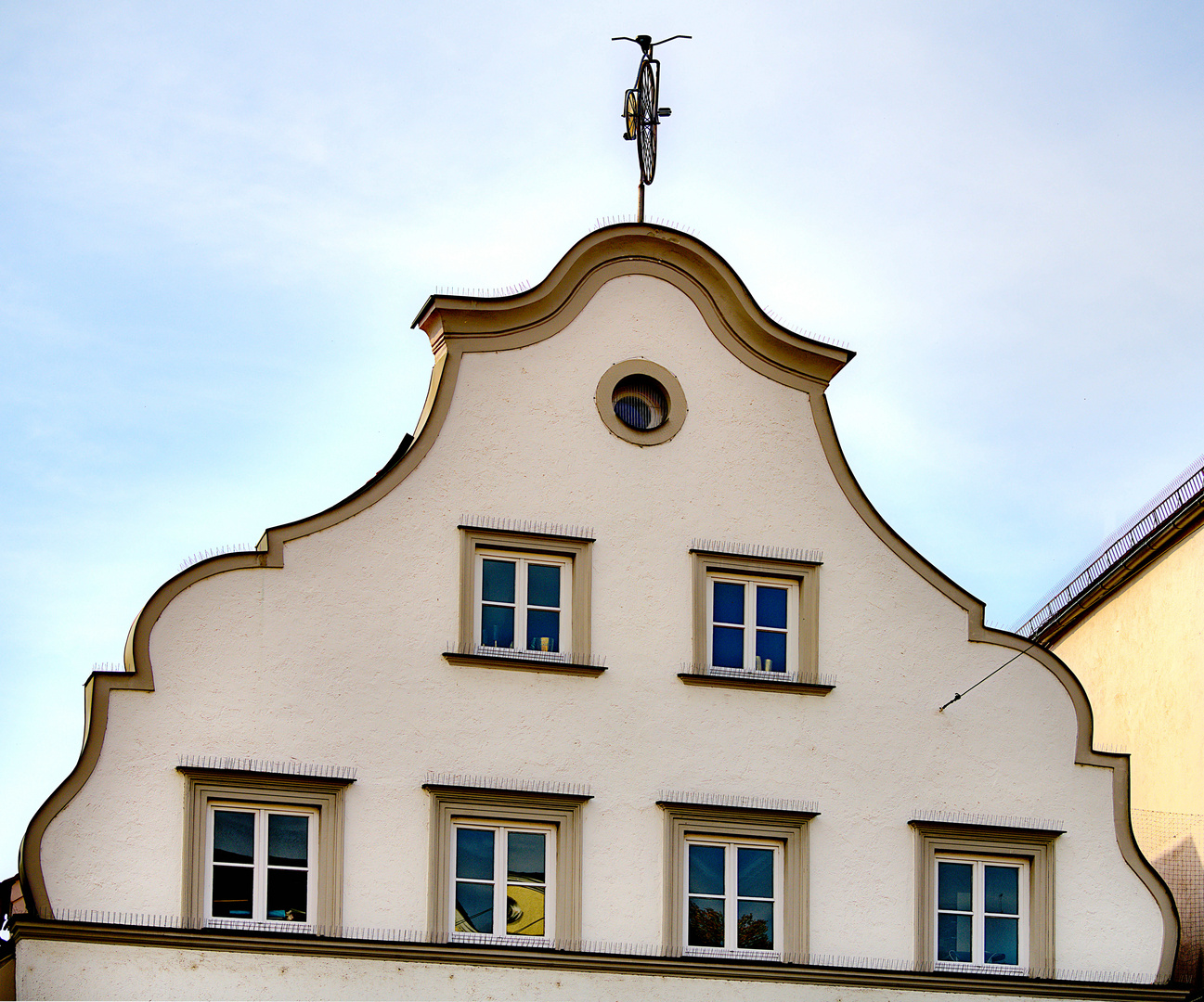 IN Ingolstadt Harderstrasse 11 Buergerhaus Schweif Knick Giebel 21D_0980