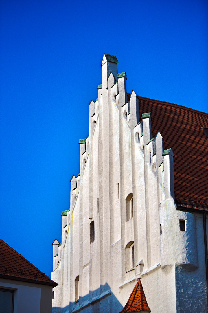 IN Ingolstadt Herzogkasten Giebel Zinne 21D_0888