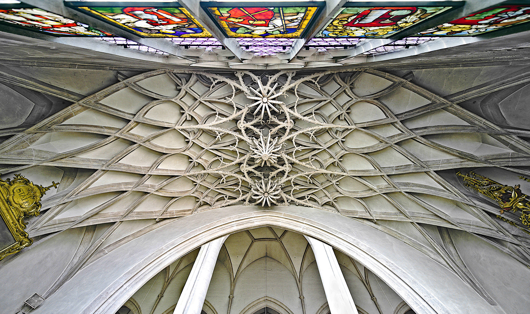 IN Ingolstadt Muenster KirchenKapelle KreuzRippenGewoelbe 21E_0321