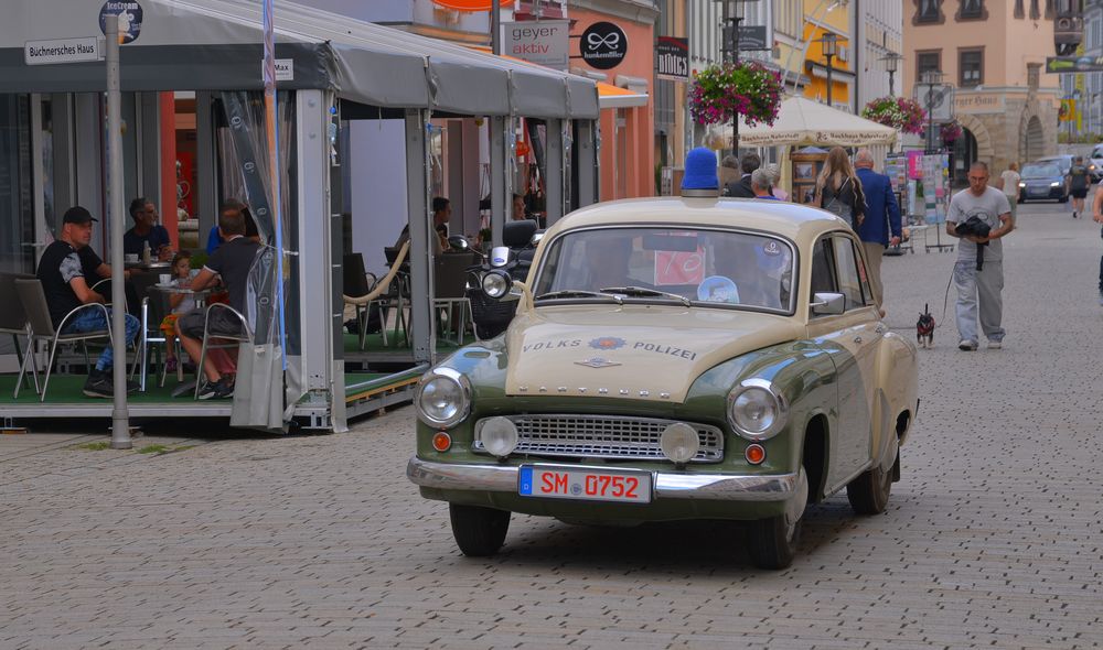 in Meiningen: die Volkspolizei ist wieder da, dein Freund und Helfer