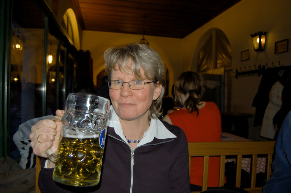 In München steht ein Hofbräuhaus . . .