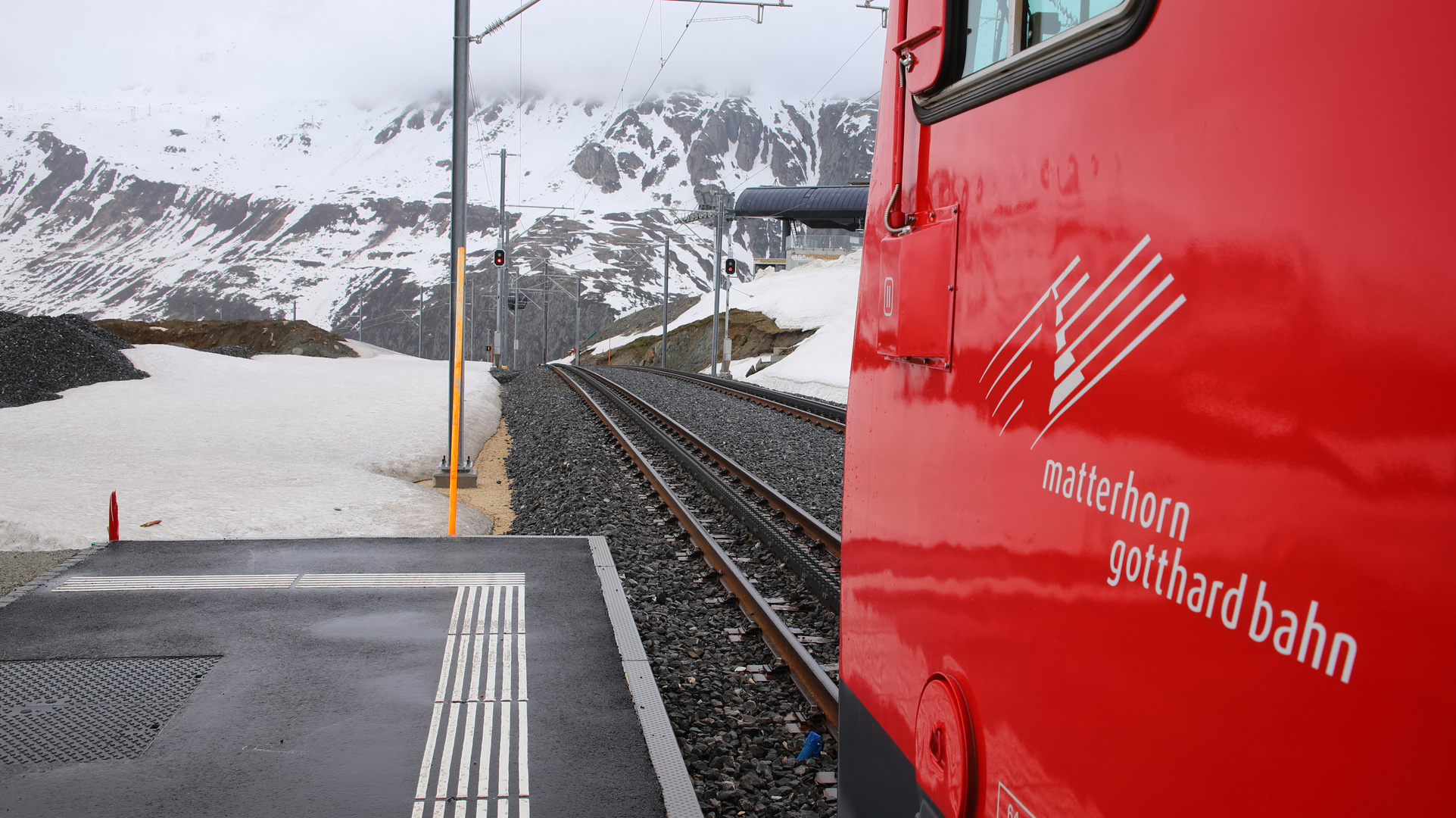 In Nätschen warten das das Ausfahrsignal grün wird