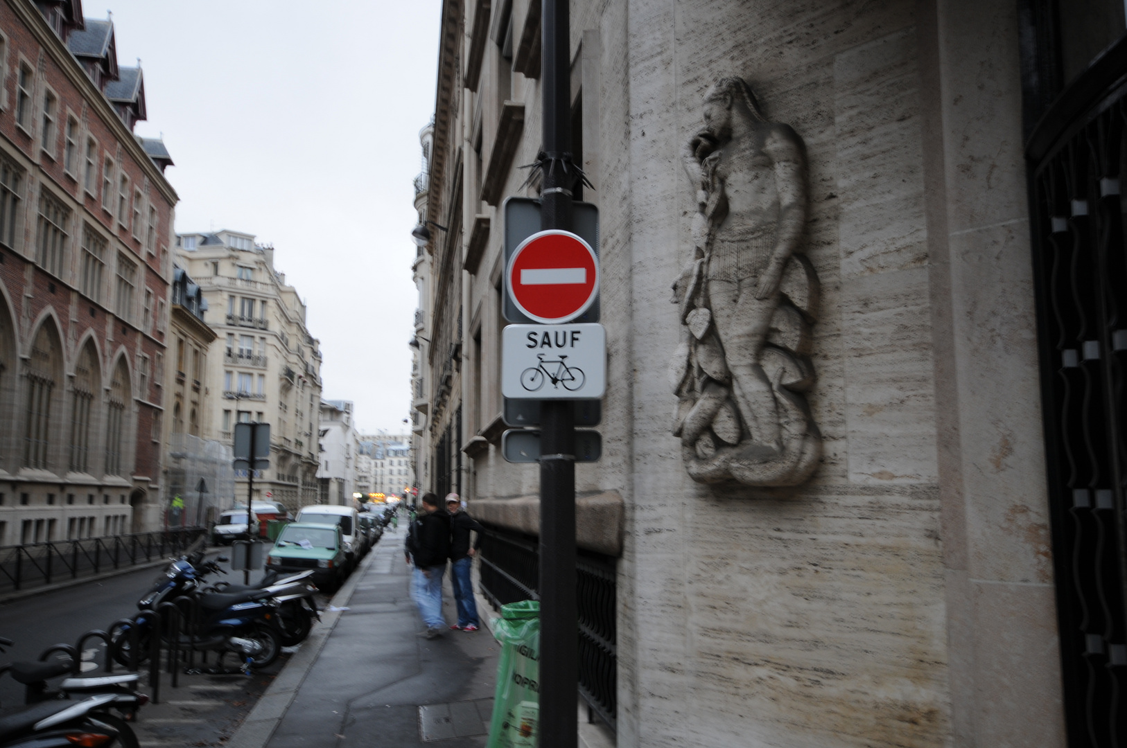 In Paris dürfen Radfahrer sauf (en)