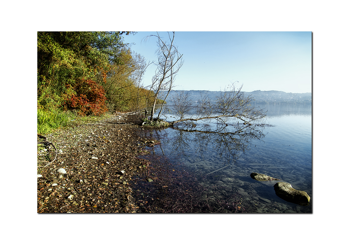 IN RIVA AL LAGO