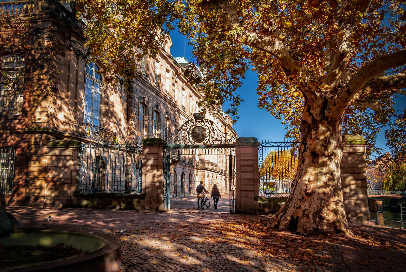 In Strassburg am Palais im Herbst 