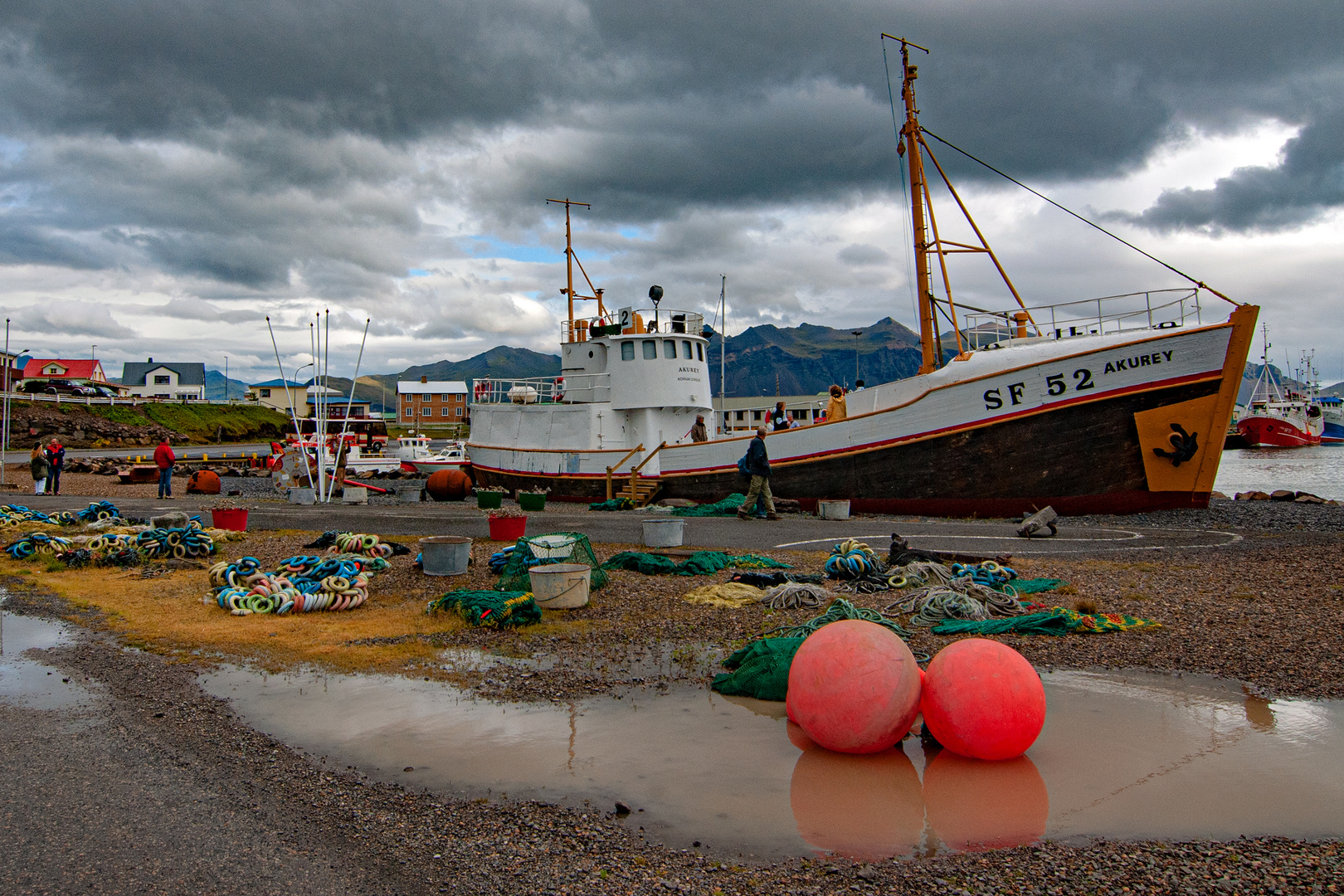 In the harbour of Höfn