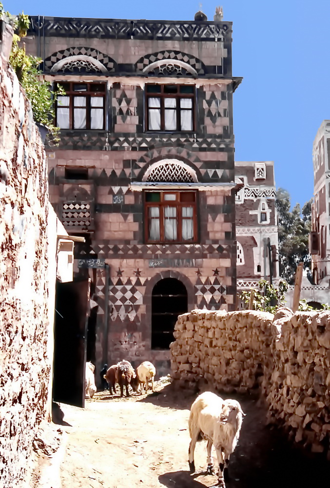 In the side streets of Sana'a