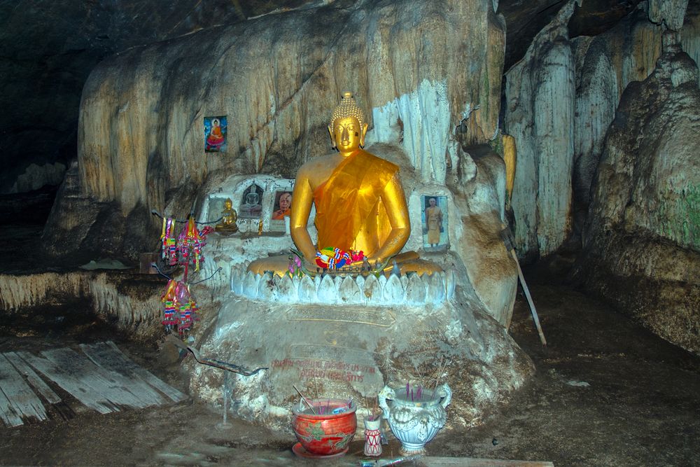 In the Tham Phu Wai cave