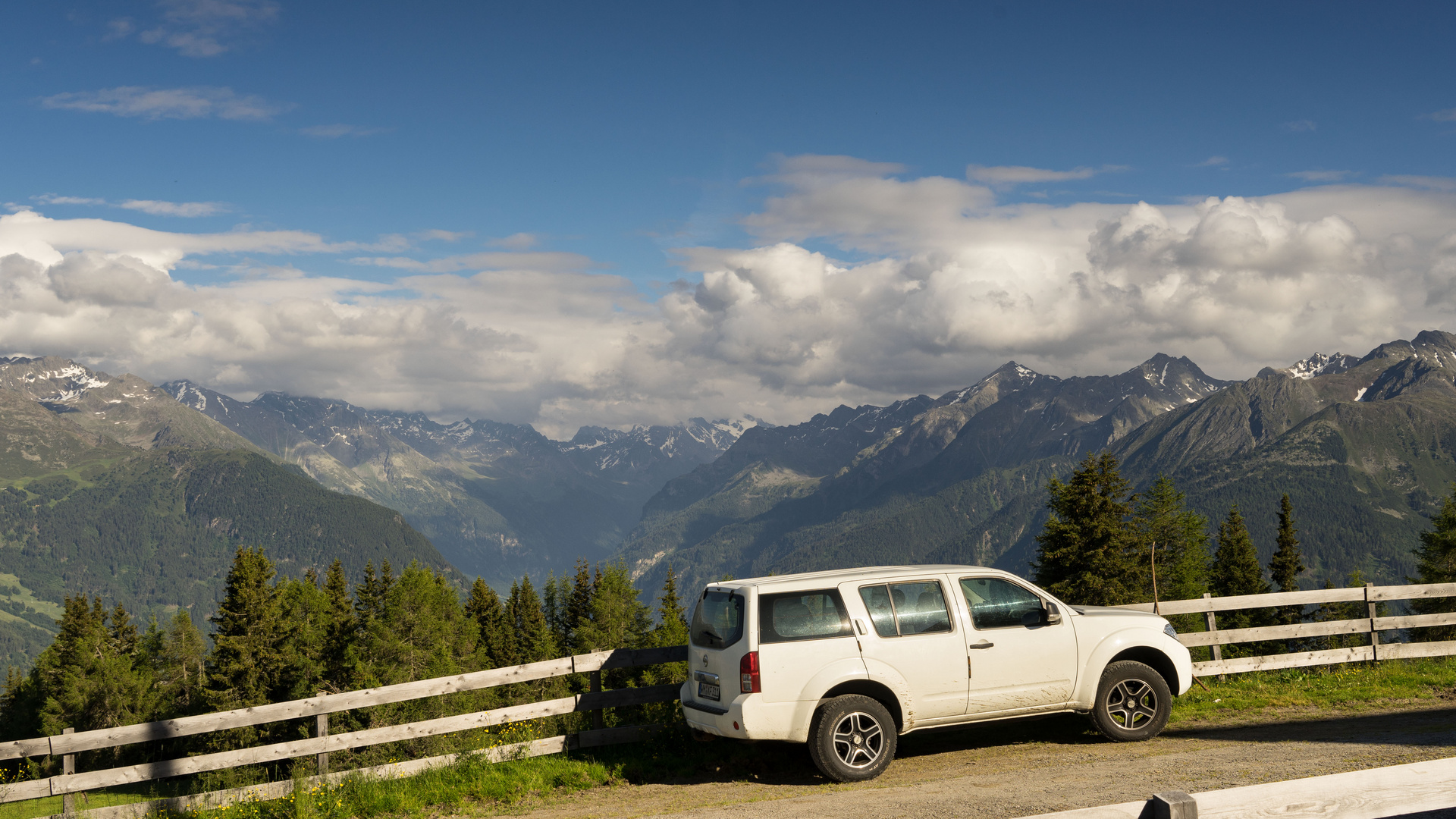 In Tirol auf die Alm mit`m Auto