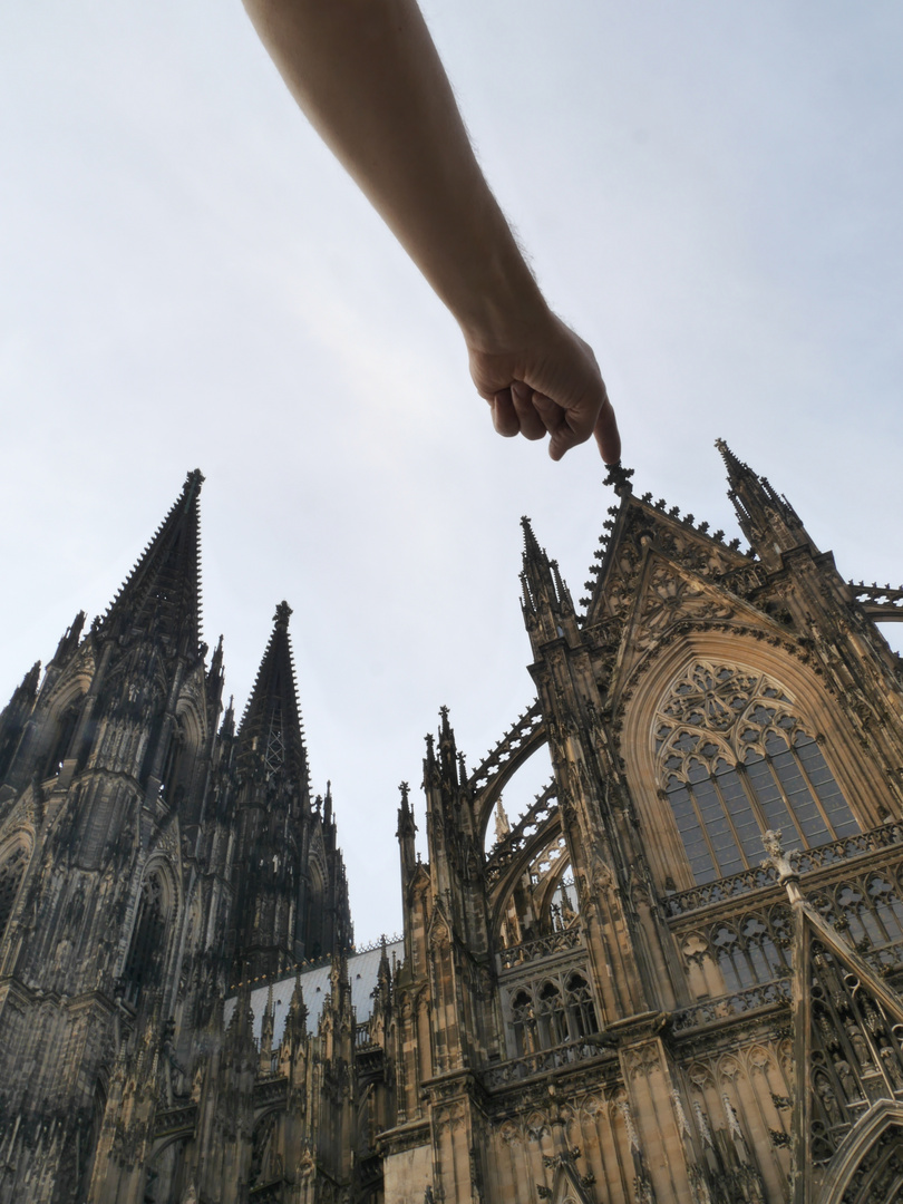 In touch with Kölner Dom