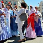 ..in traditioneller Tracht auf dem Puerto de Sol in Madrid