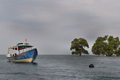 In Trima bay to Menjangan island
