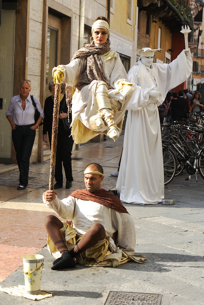 in Verona gibt es starke Männer