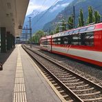 In Visp angekommen,wird auf den Sonderzug in Richtung Berlin gewartet