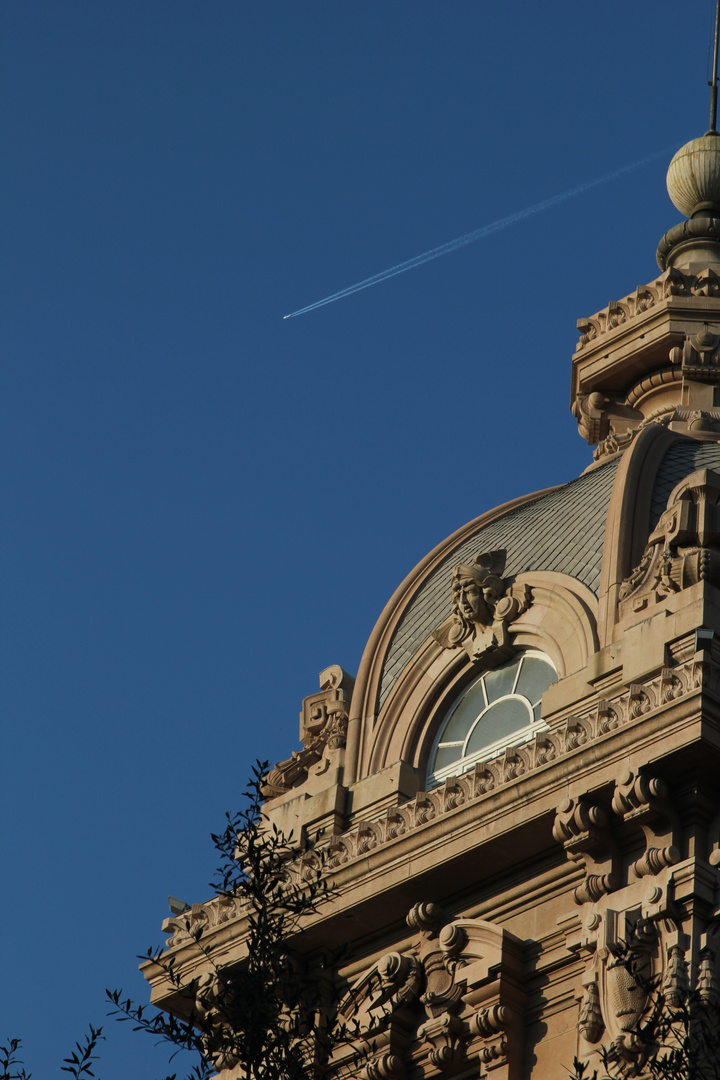 In volo sui tetti di Genova