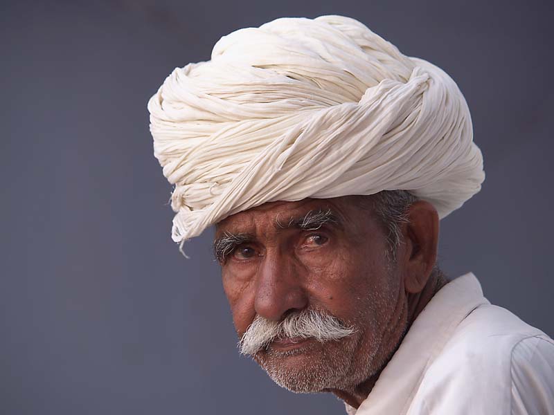 Inder mit weißem Turban