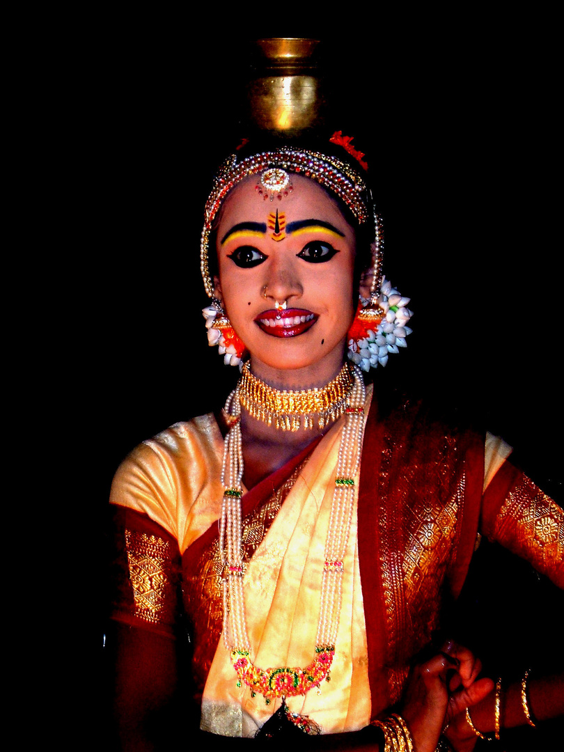 Indian Dance Girl