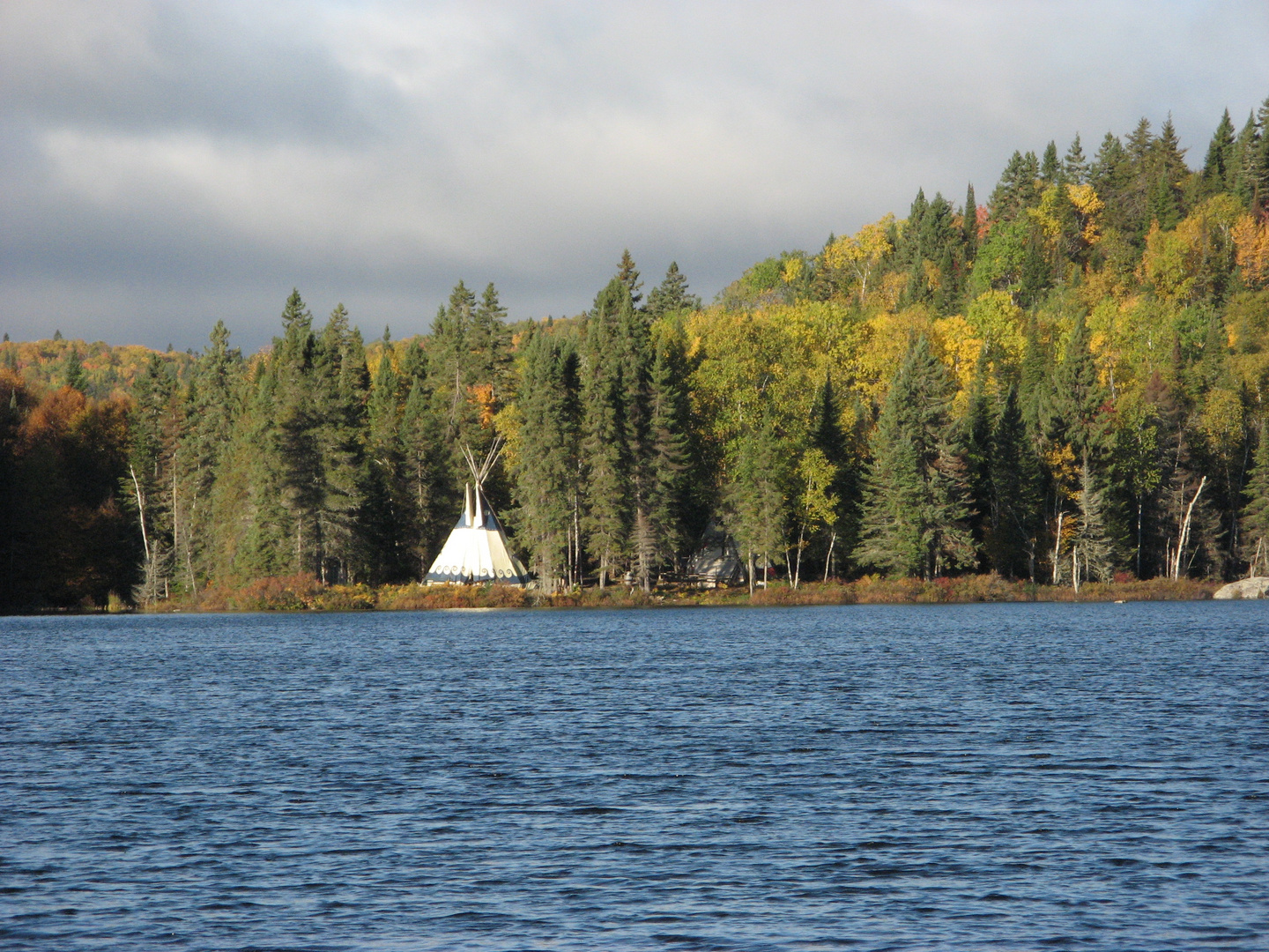 Indian Summer - Komplett nur mit Tipi ! ( Quebec/ Kanada )