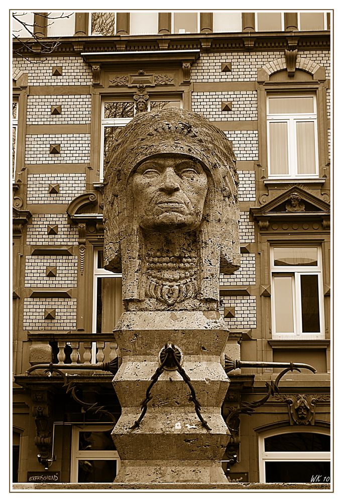 Indianer Brunnen in der Karlsruher Suedstadt