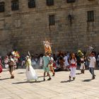 indianische Tanzgruppe vor der Kathedrale