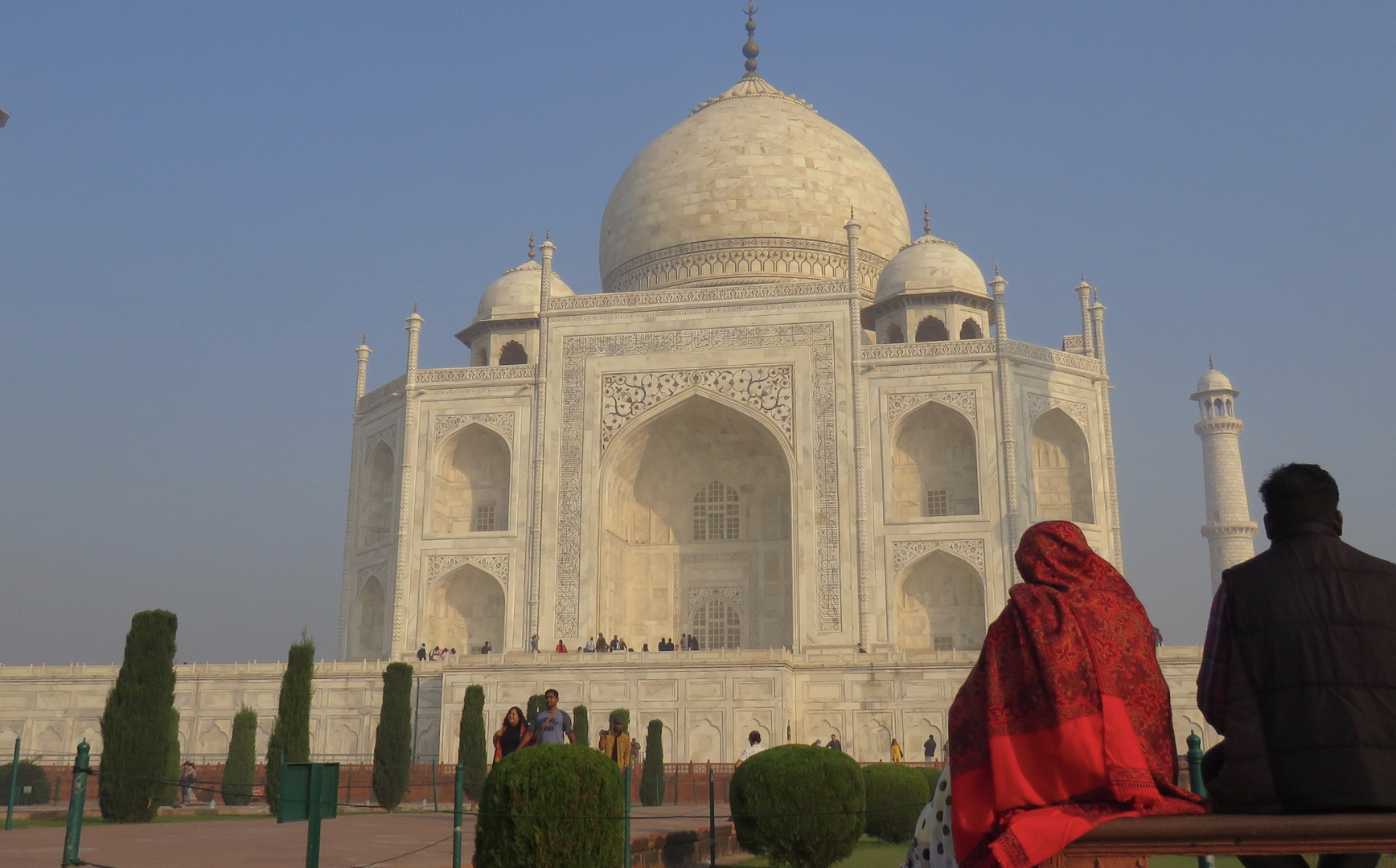 Indien (2019, Lady in Red