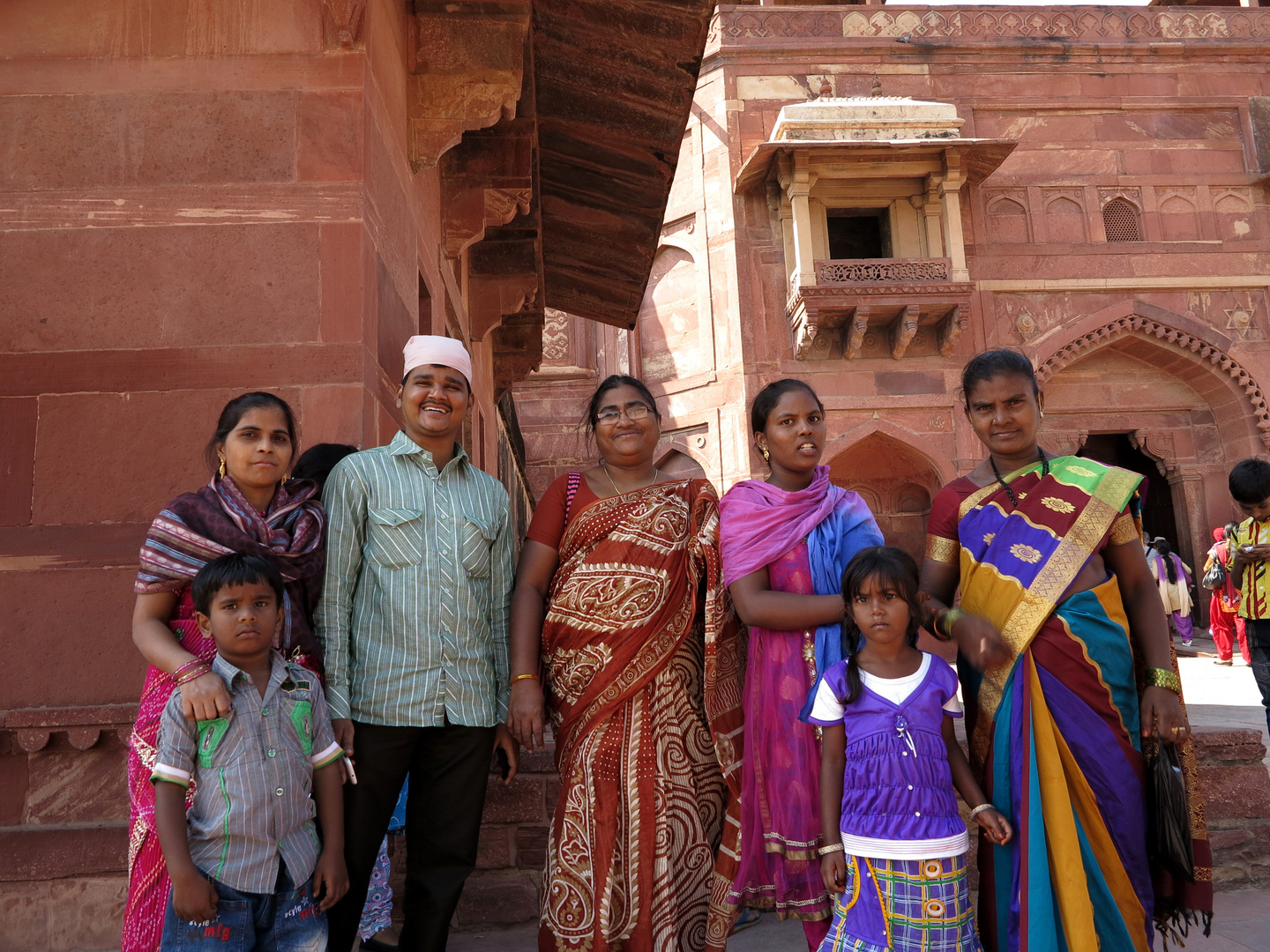 INDIEN - Fast "normale" bunte Familie -grins-