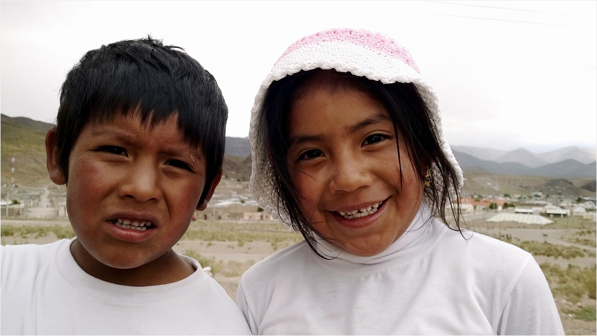 Indigenes Kinderpaar in San Antonio des los Cobres.............