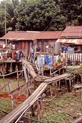 indigenes Wohnen auf Borneo