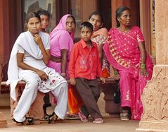 Indische Familie am Taj Mahal