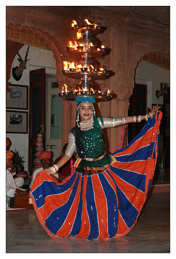 Indische Tänzerin in Bikaner